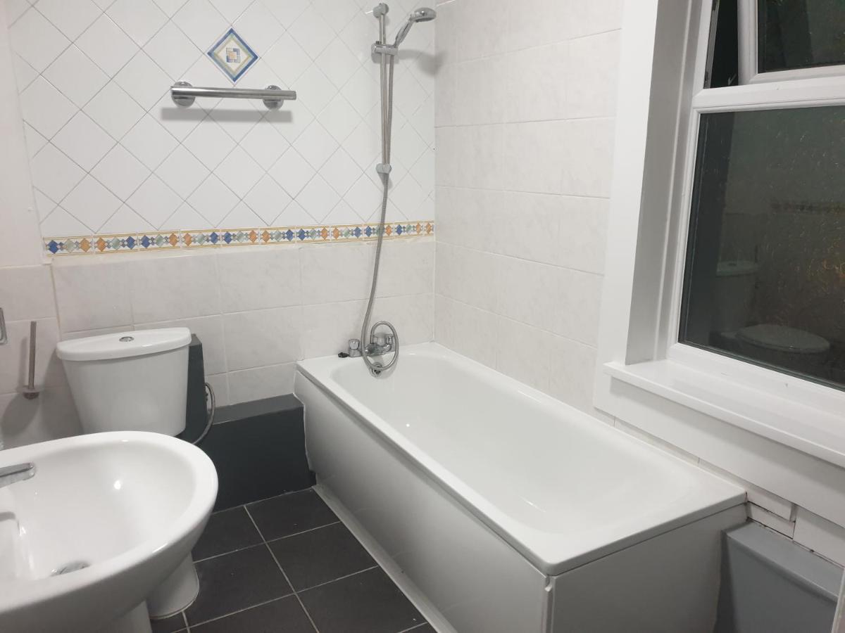 Lovely 1 Bedroom Flat High Barnet 3 Mins Away Eksteriør billede