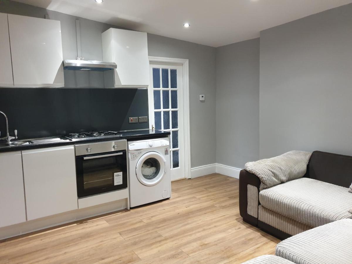 Lovely 1 Bedroom Flat High Barnet 3 Mins Away Eksteriør billede